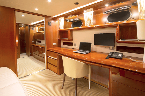 24M Deluxe Maiora Motoryacht