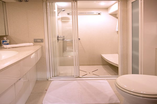 24M Deluxe Maiora Motoryacht