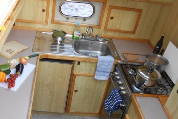 Royal Star WHS - Budget 1