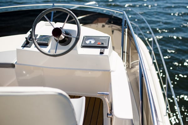 Platinum 989 Flybridge (Premiera)