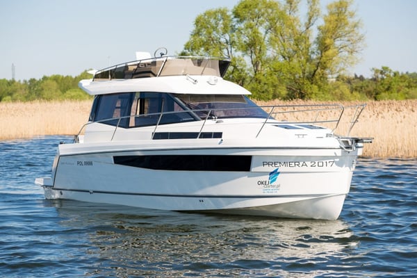 Platinum 989 Flybridge (Premiera)
