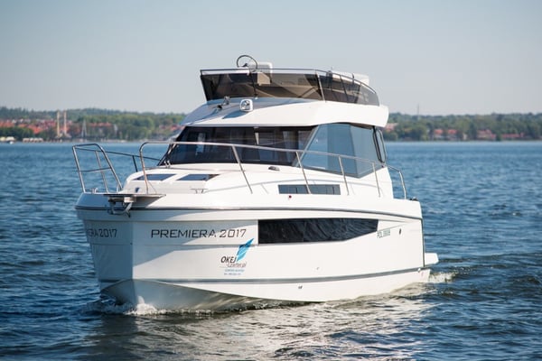 Platinum 989 Flybridge (Premiera)