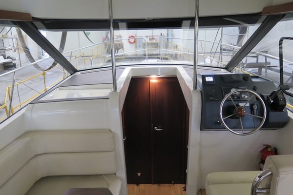 Platinum 989 Flybridge