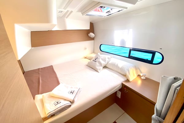 MOANA Denia BAREBOAT