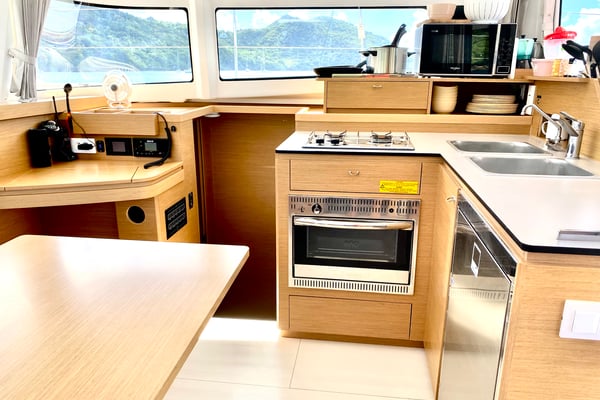 MOANA Denia BAREBOAT