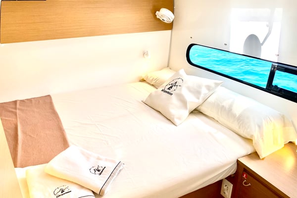 MOANA Denia BAREBOAT