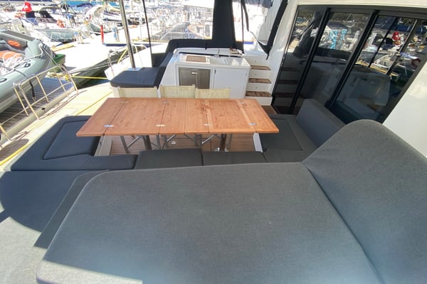 The Moon - FIRST CLASS