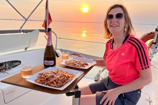 Exterior image - Dinner in cockpit