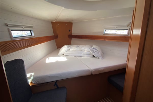 Front cabin