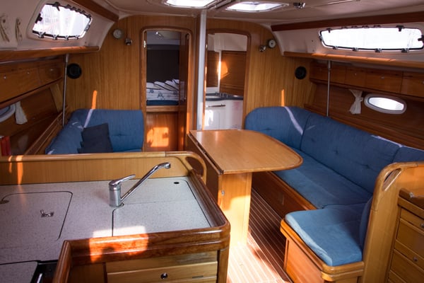 (1132 BG) (sails 2015)