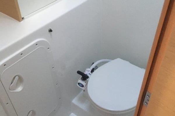 Toilet 2