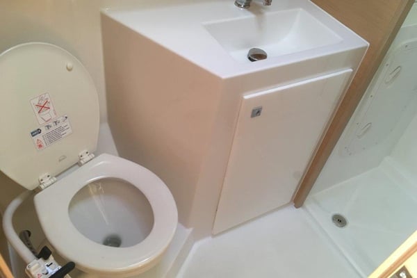 Toilet/Sink