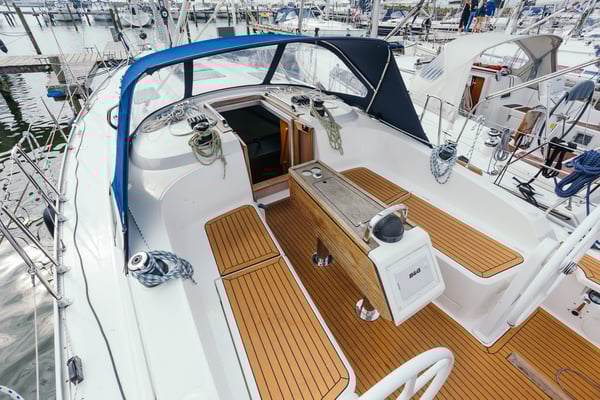 Bavaria Cruiser 37