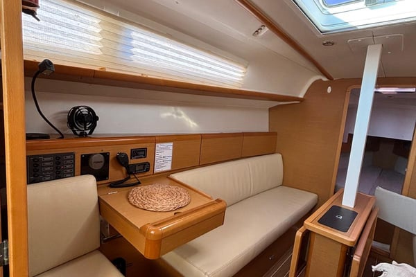 Sun Odyssey 33i