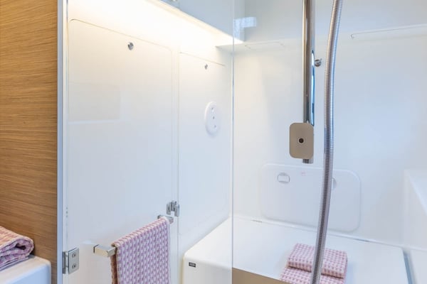 NO NAME(GEN +AC+WATERMAKER)