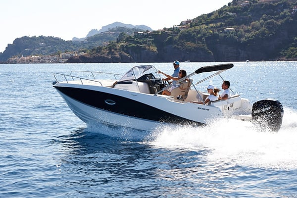Quicksilver Active 755 sundeck