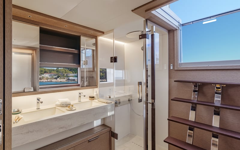 SAILUXE - La Controra