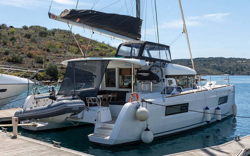 MONARCH 2020 (air condition, generator)