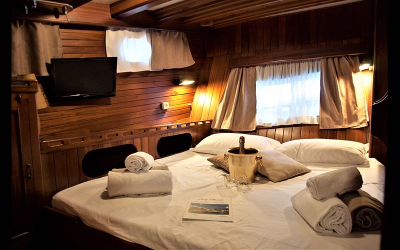 Aeolian Island Cabin 1