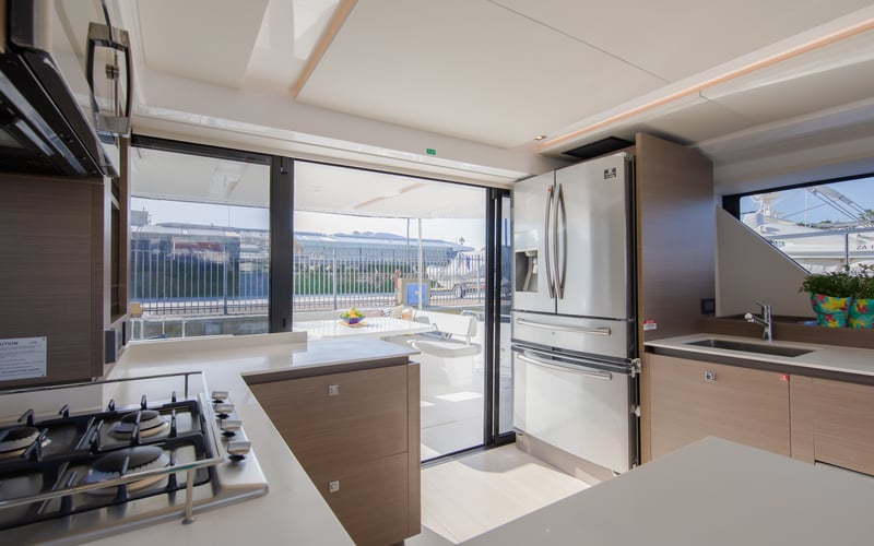 Moorings 534 PC Crewed