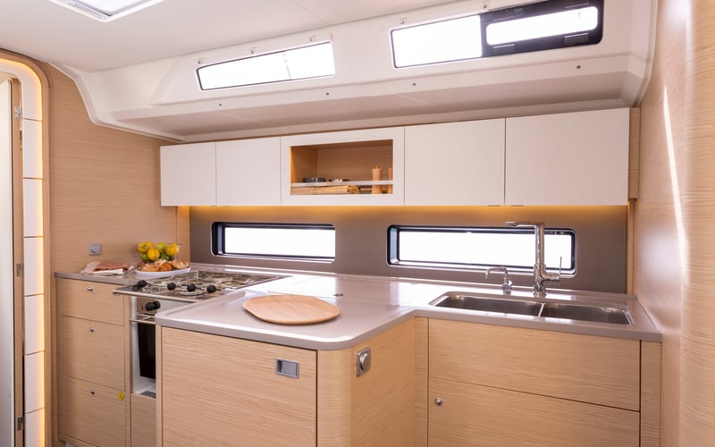 Sunsail 41.3 Premium Plus