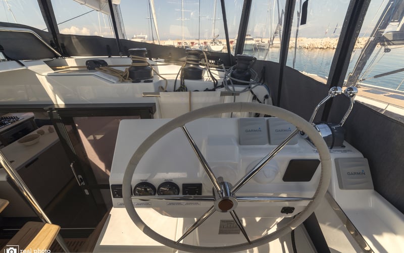 Papa Charlie - A/C, Generator, Water maker