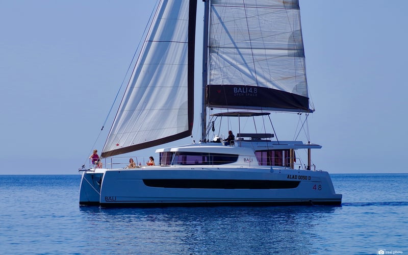 Antigone - A/C, Generator, Water maker