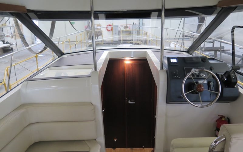 Platinum 989 Flybridge