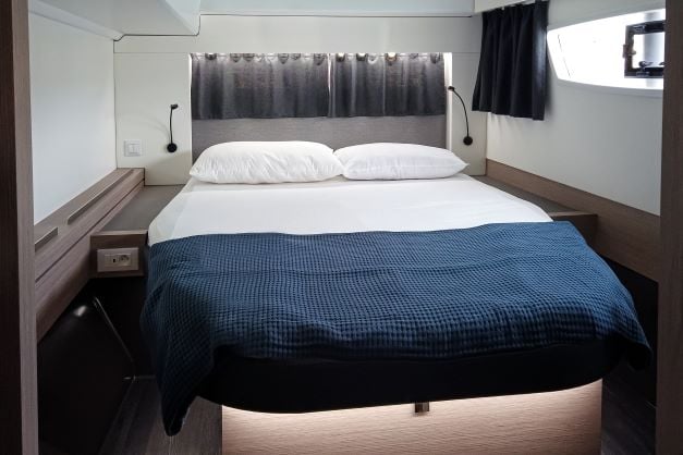 Lalena (WM - A/C - Generator) - Catamaran in Castellammare di Stabia