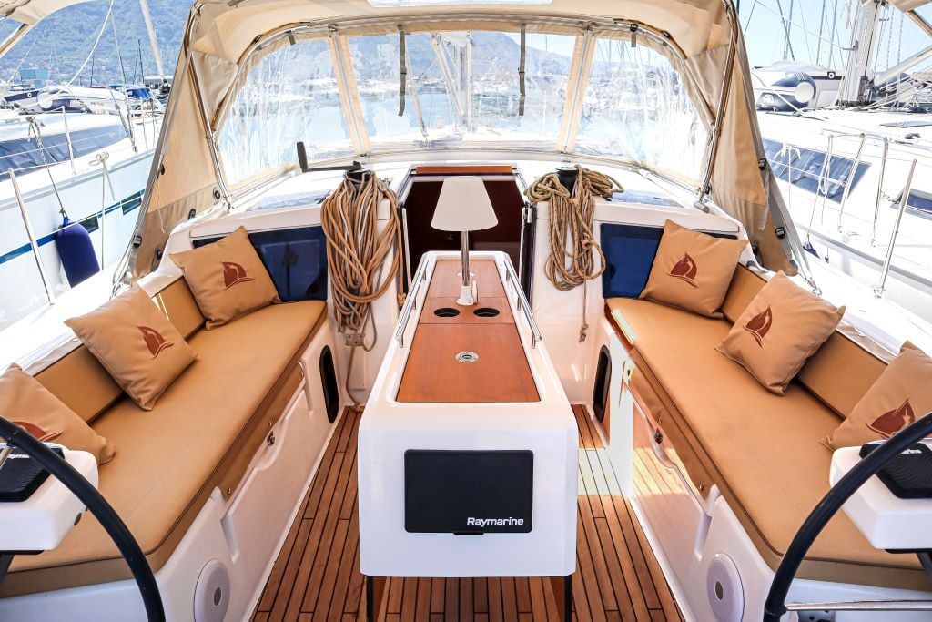 Shibumi - Sailboat in Castellammare di Stabia