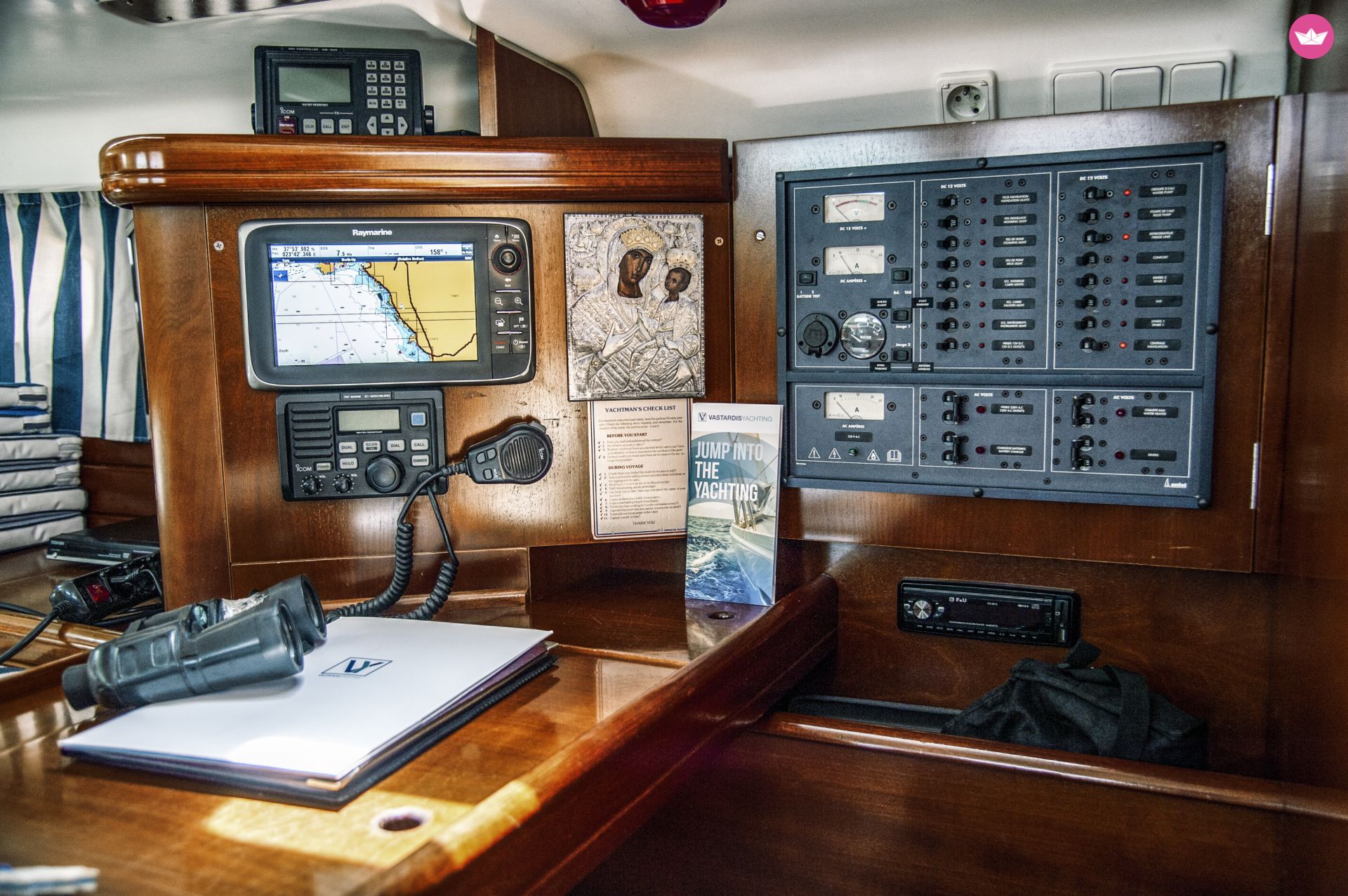 IRIDA - Sailboat in Kallithea