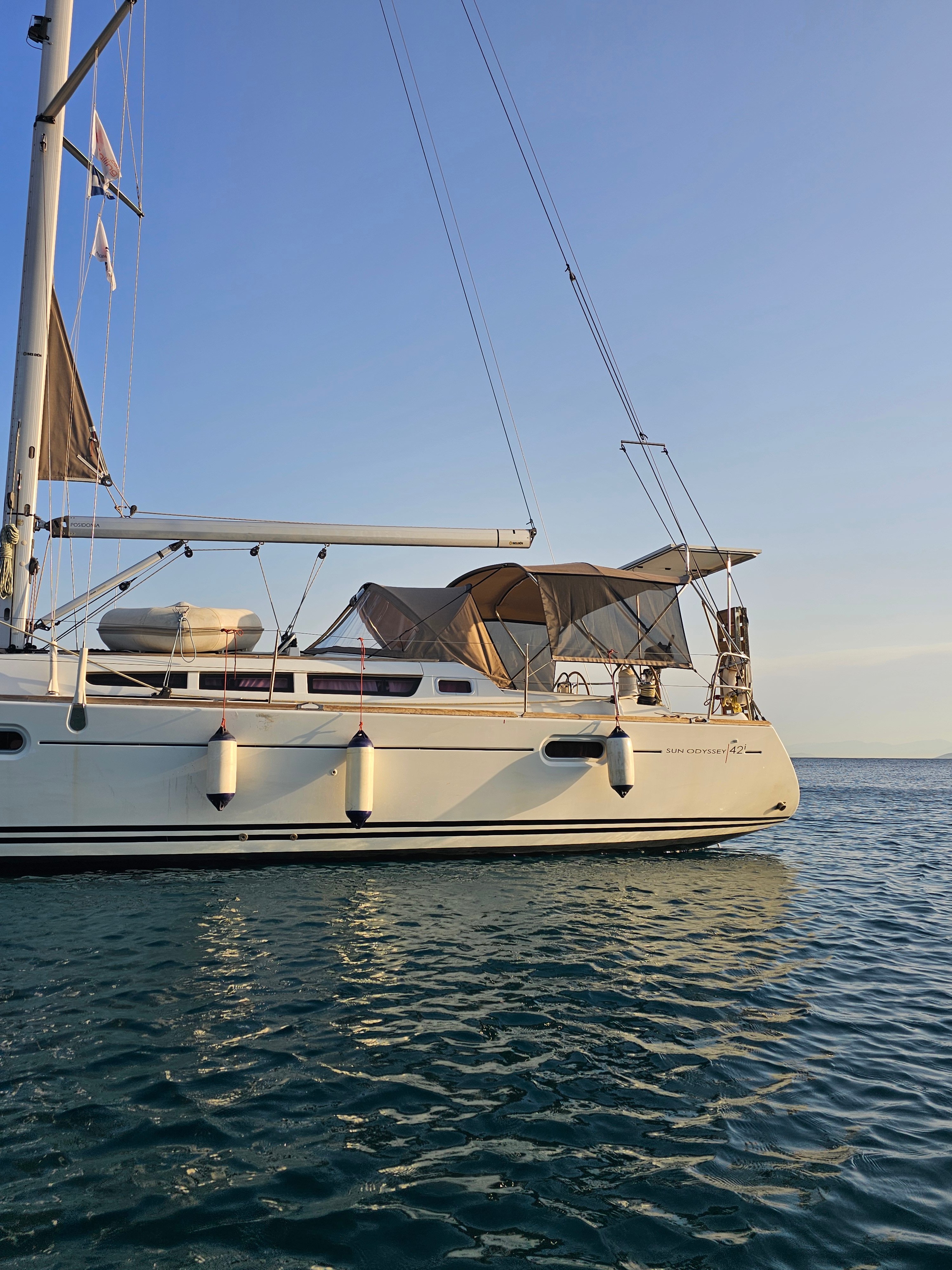 Comfort - Sailboat in Kallithea