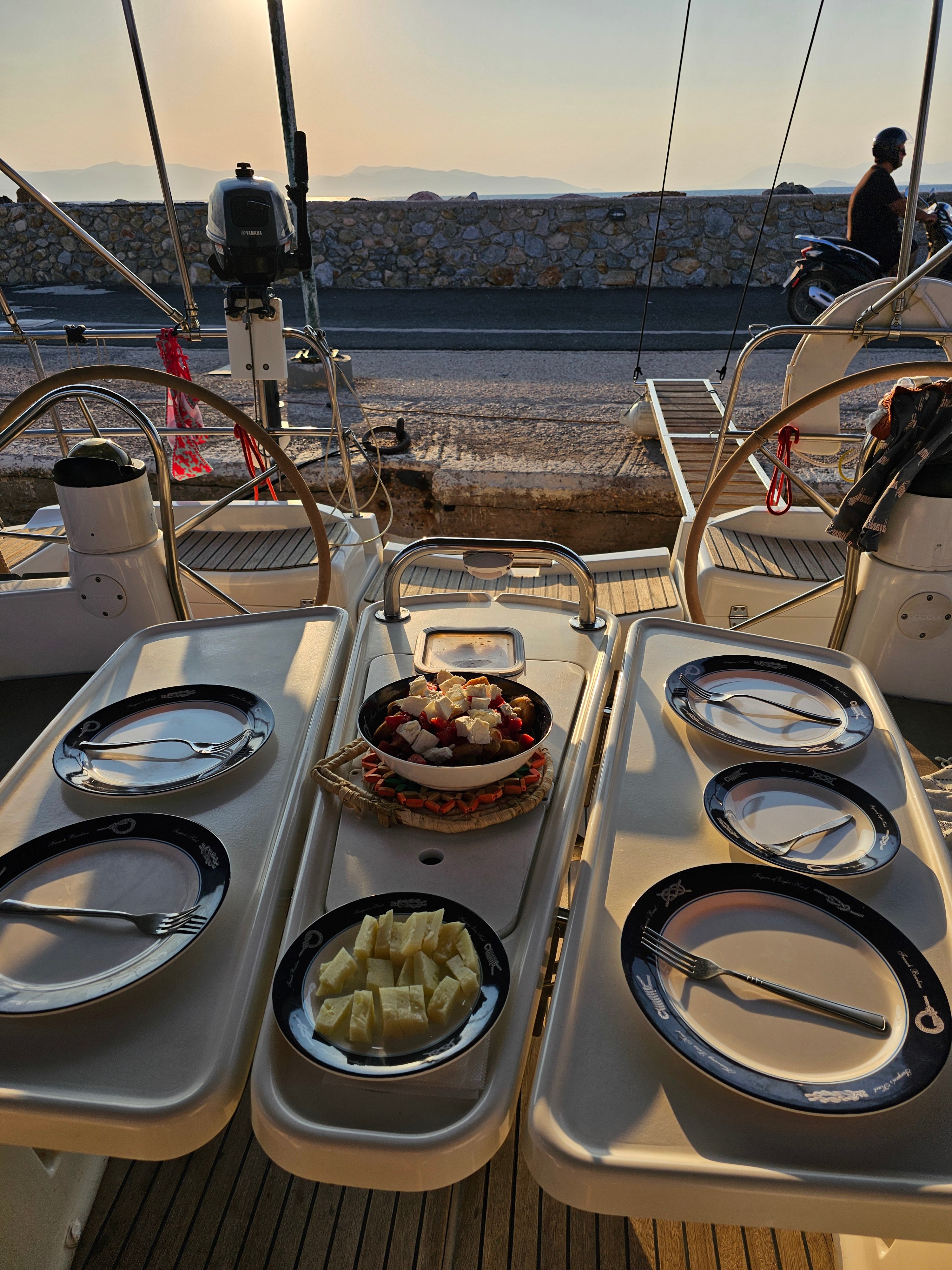 Comfort - Sailboat in Kallithea