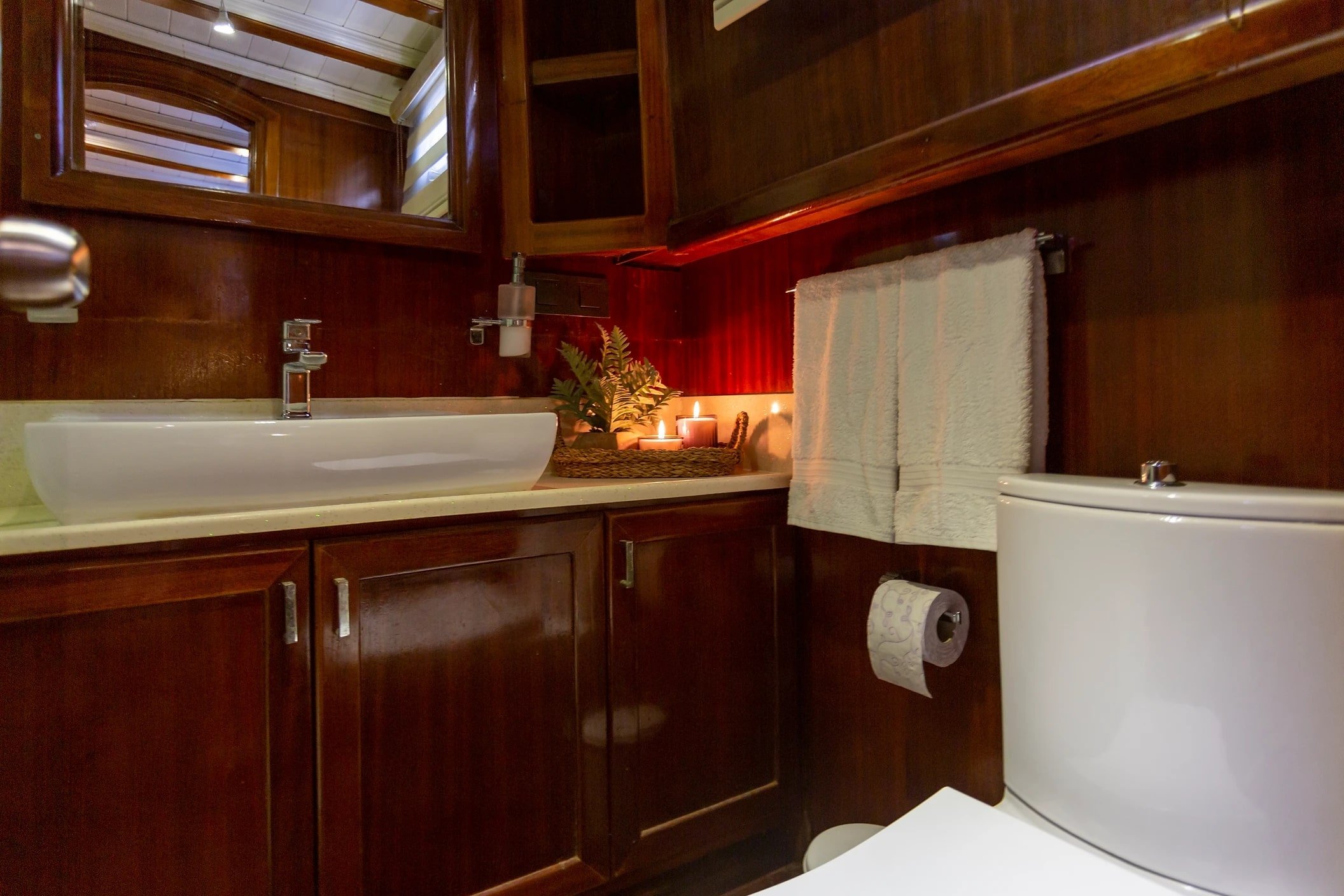 Yucebey - Gulet içinde Marmaris