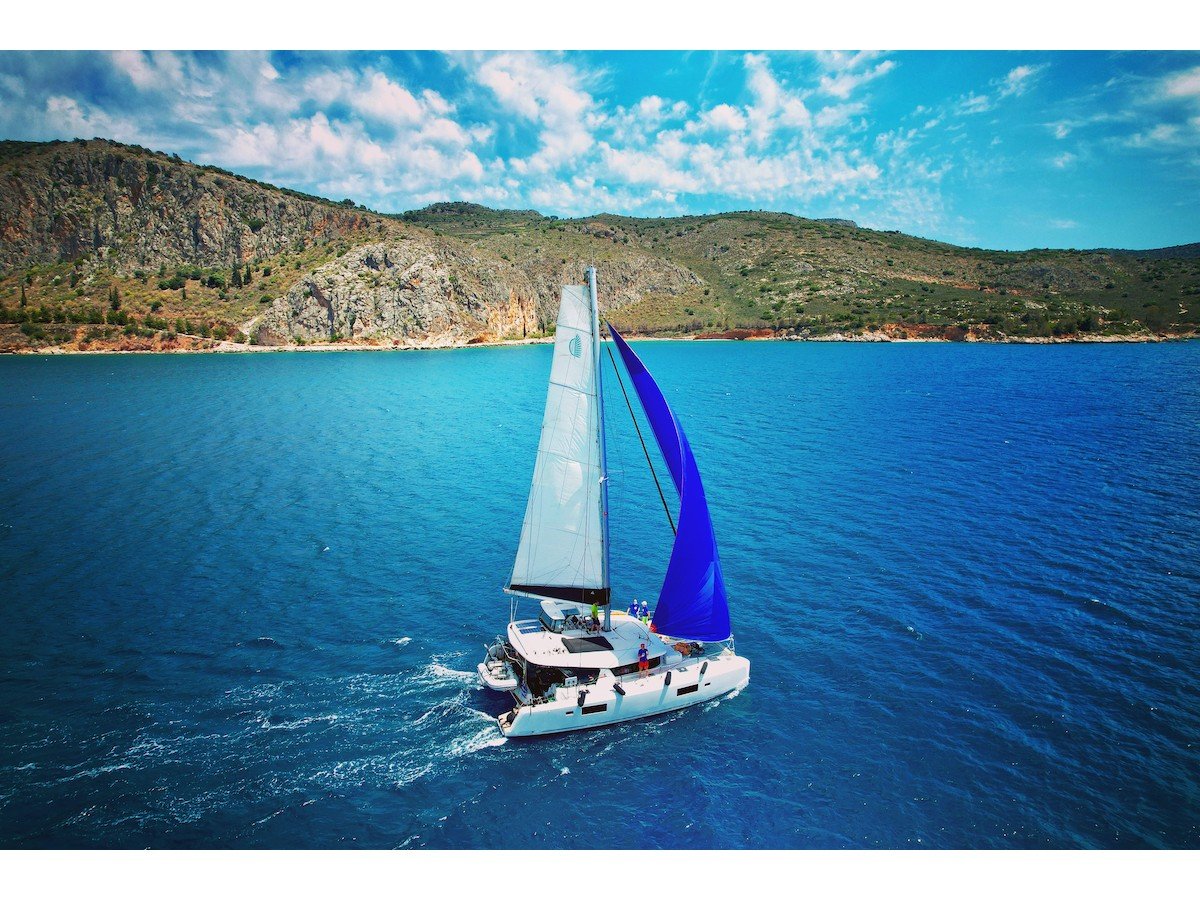 Aurora - Catamaran in Alimos