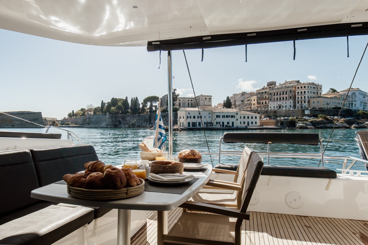 IO - Catamaran in Kontokali