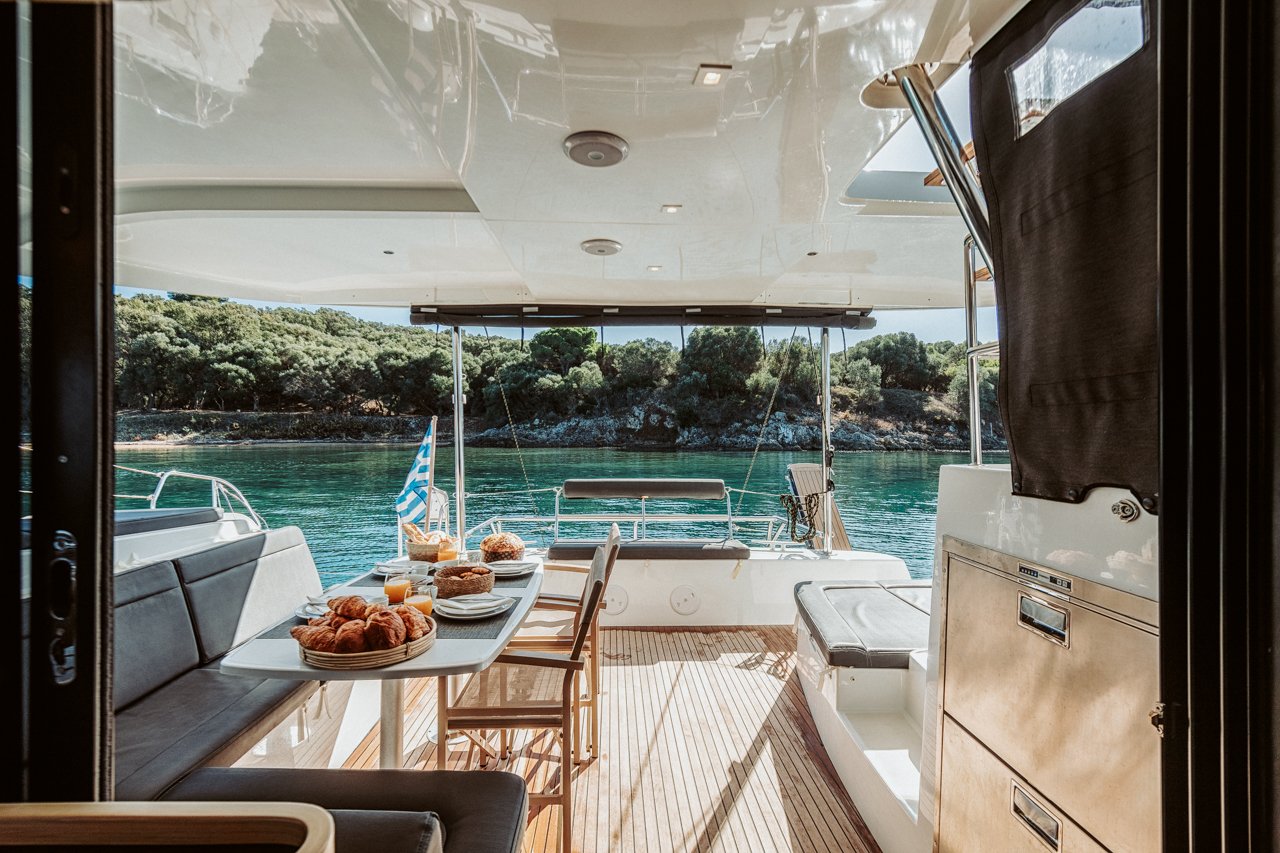 IO - Catamaran in Kontokali