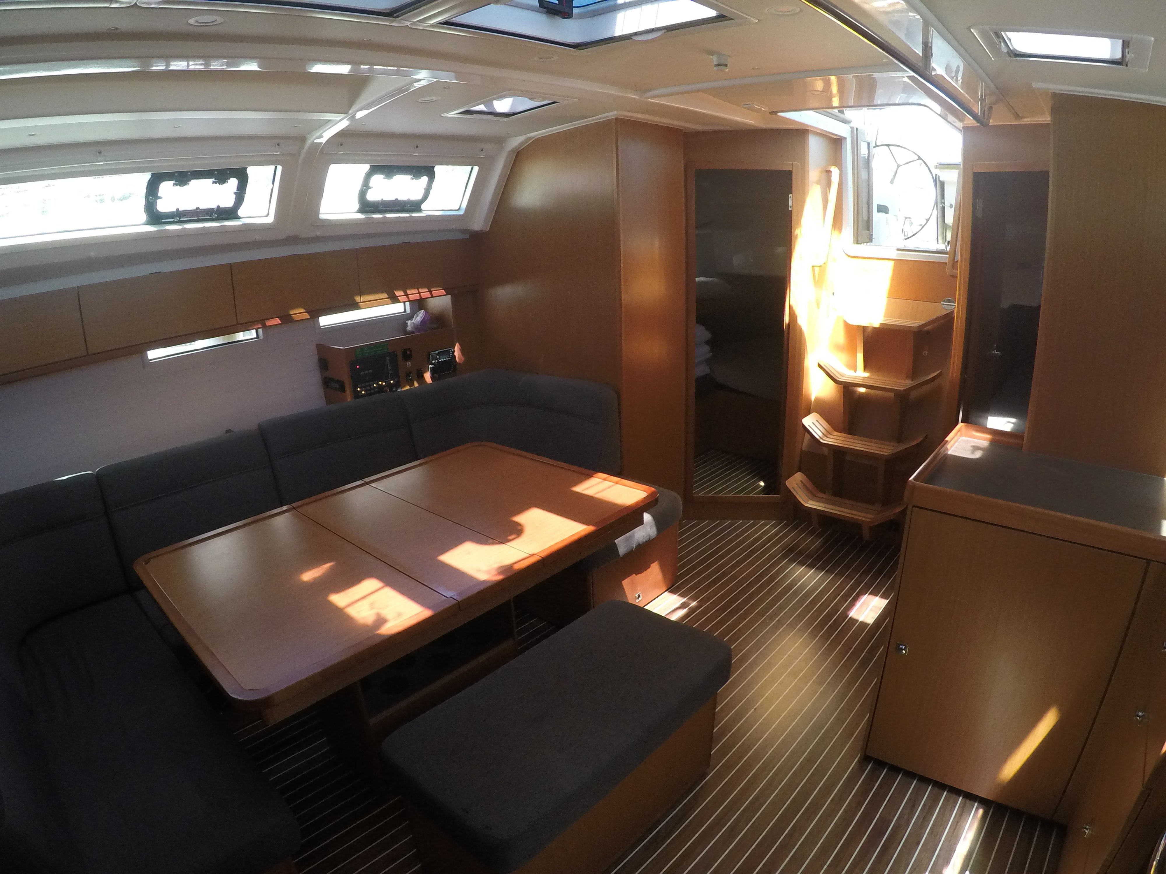 Chriseli - Sailboat in Nikiana