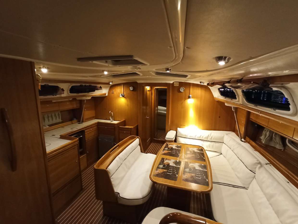 Lila - Sailboat in Zakinthos