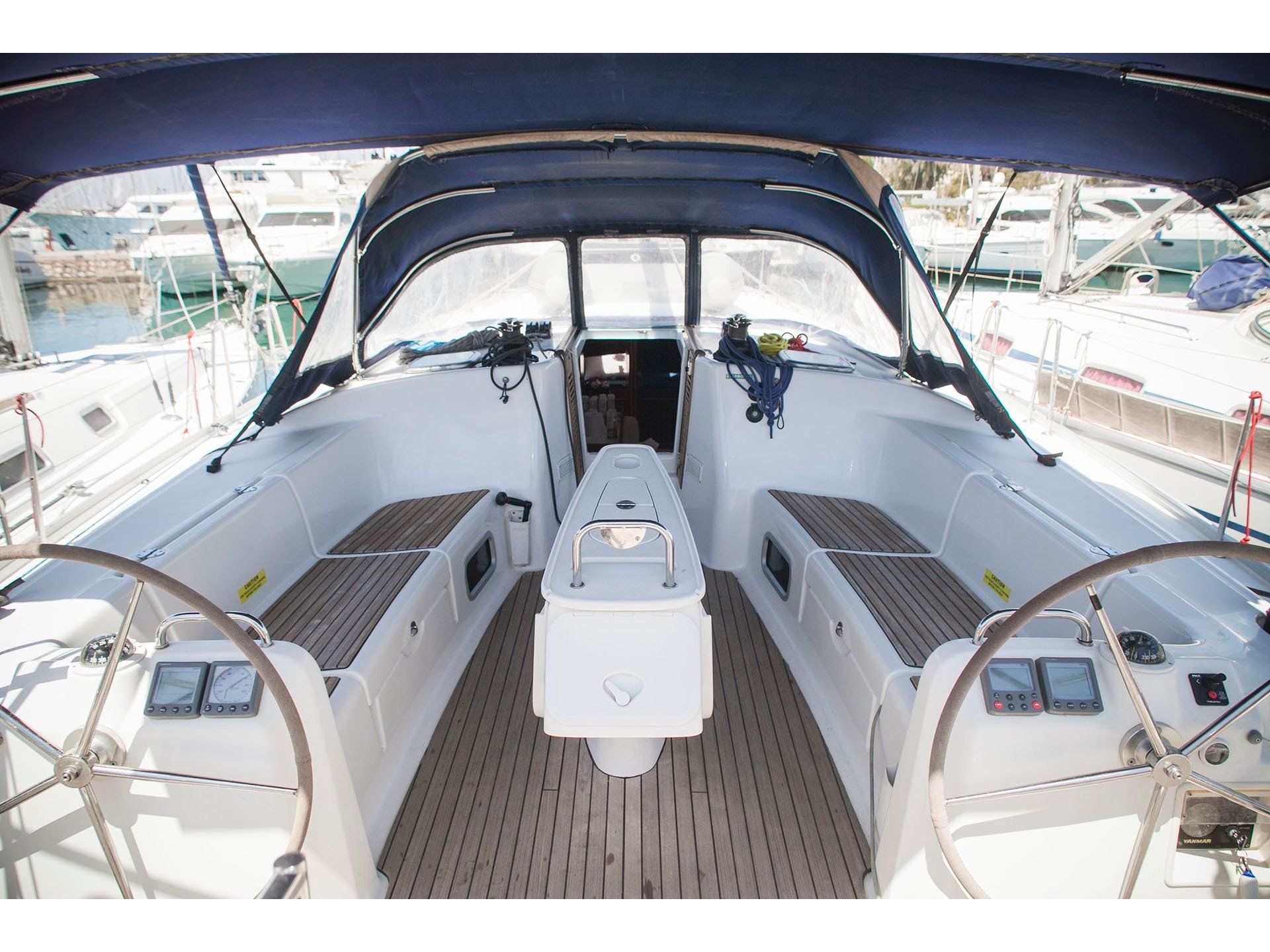 Penny - Yelkenli içinde Alimos