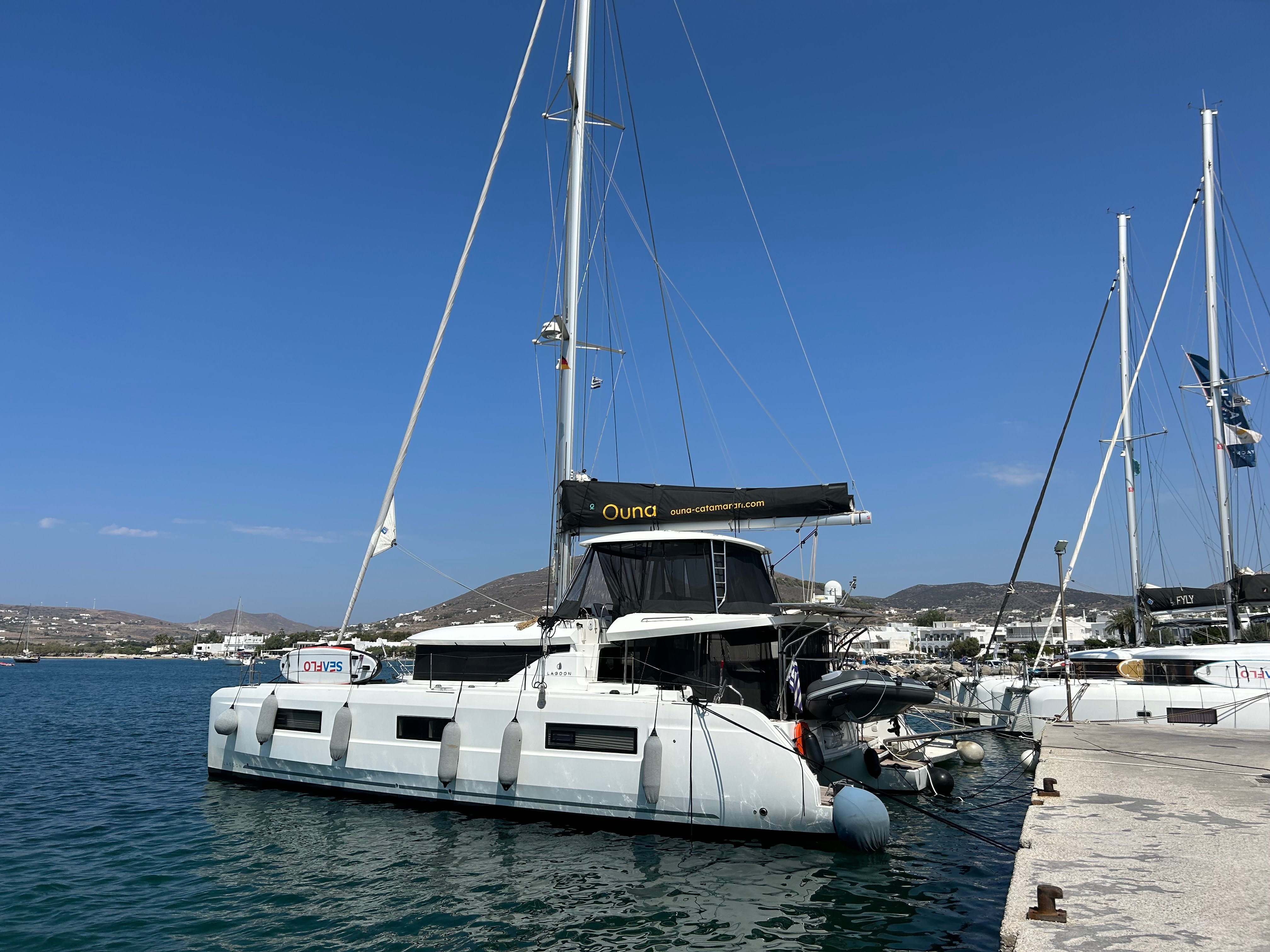 Ouna - Catamaran in Paros