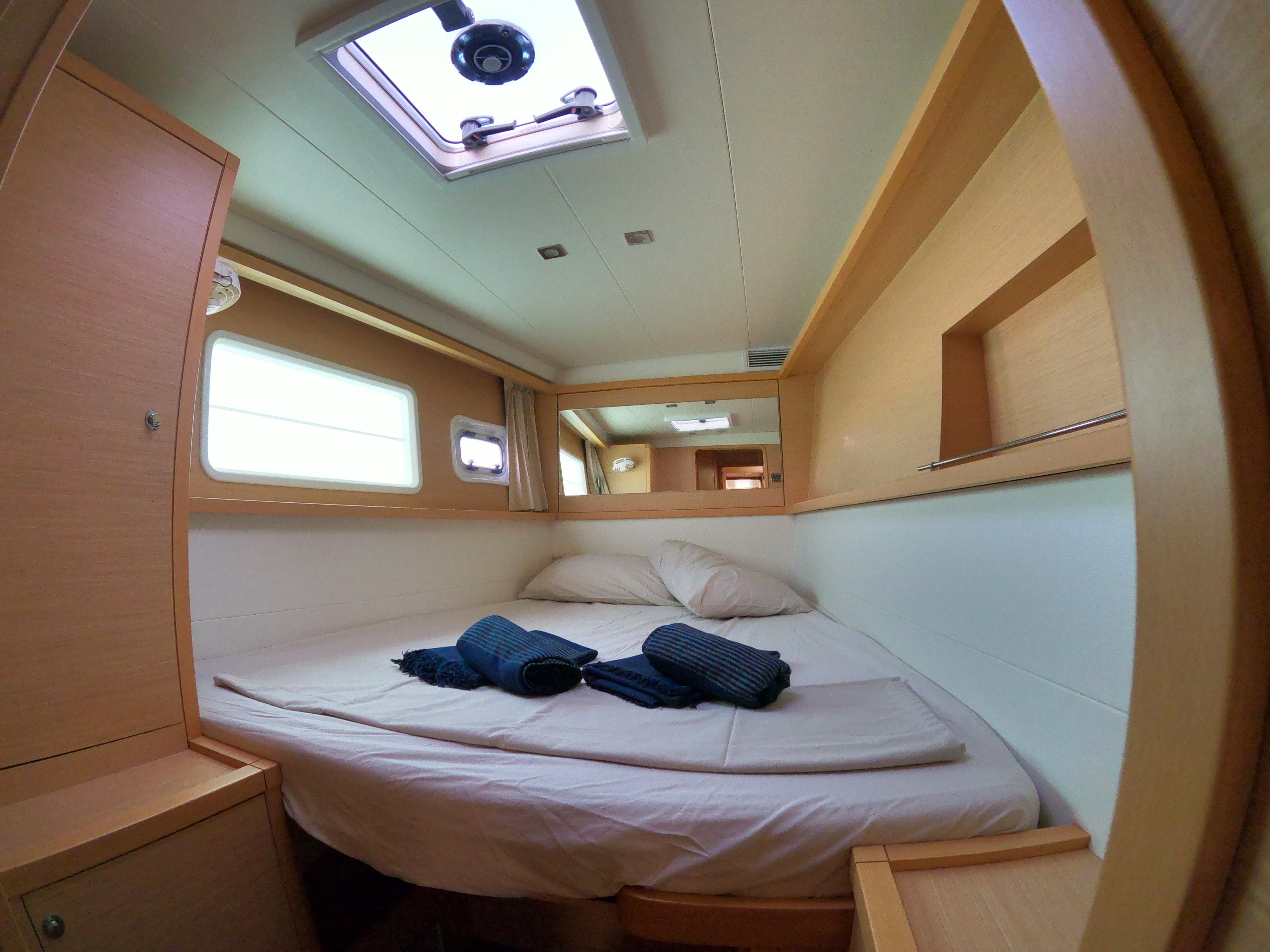 Zia Nella - Catamaran in Vis