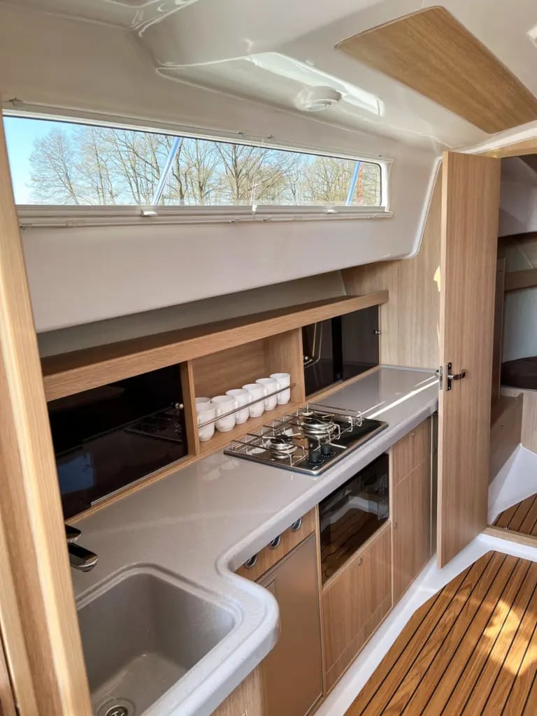 Holland - Motor Yacht in Sztynort