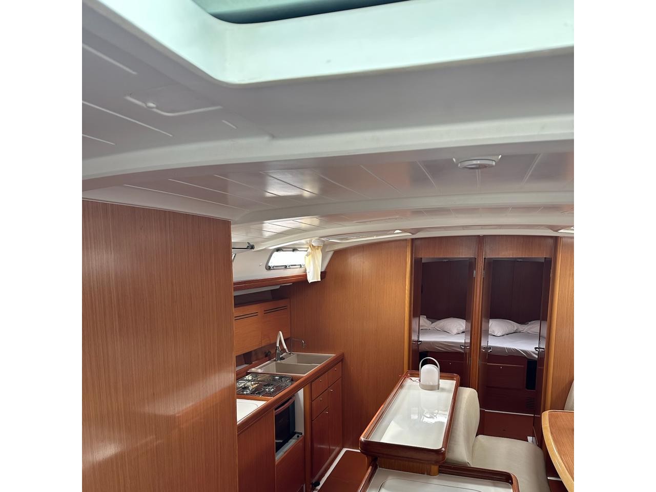 LUI - Yelkenli içinde Alimos