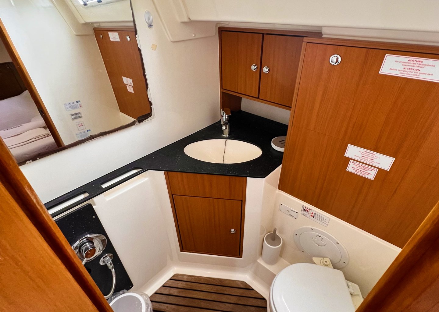 Aquaholic - Sailboat in Karagözler