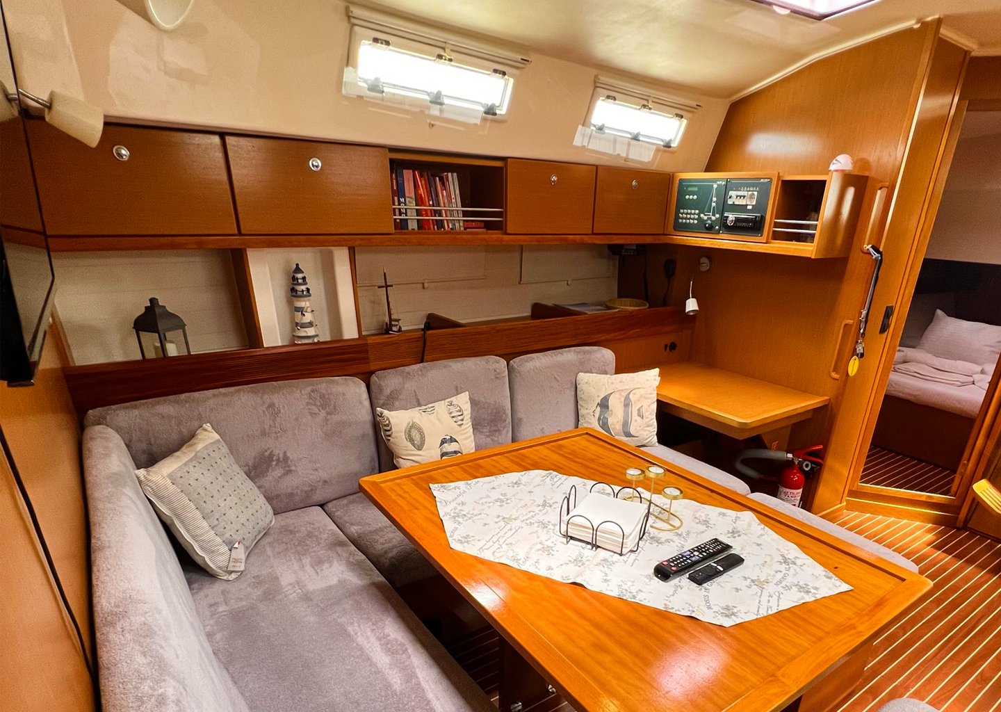 Aquaholic - Sailboat in Karagözler