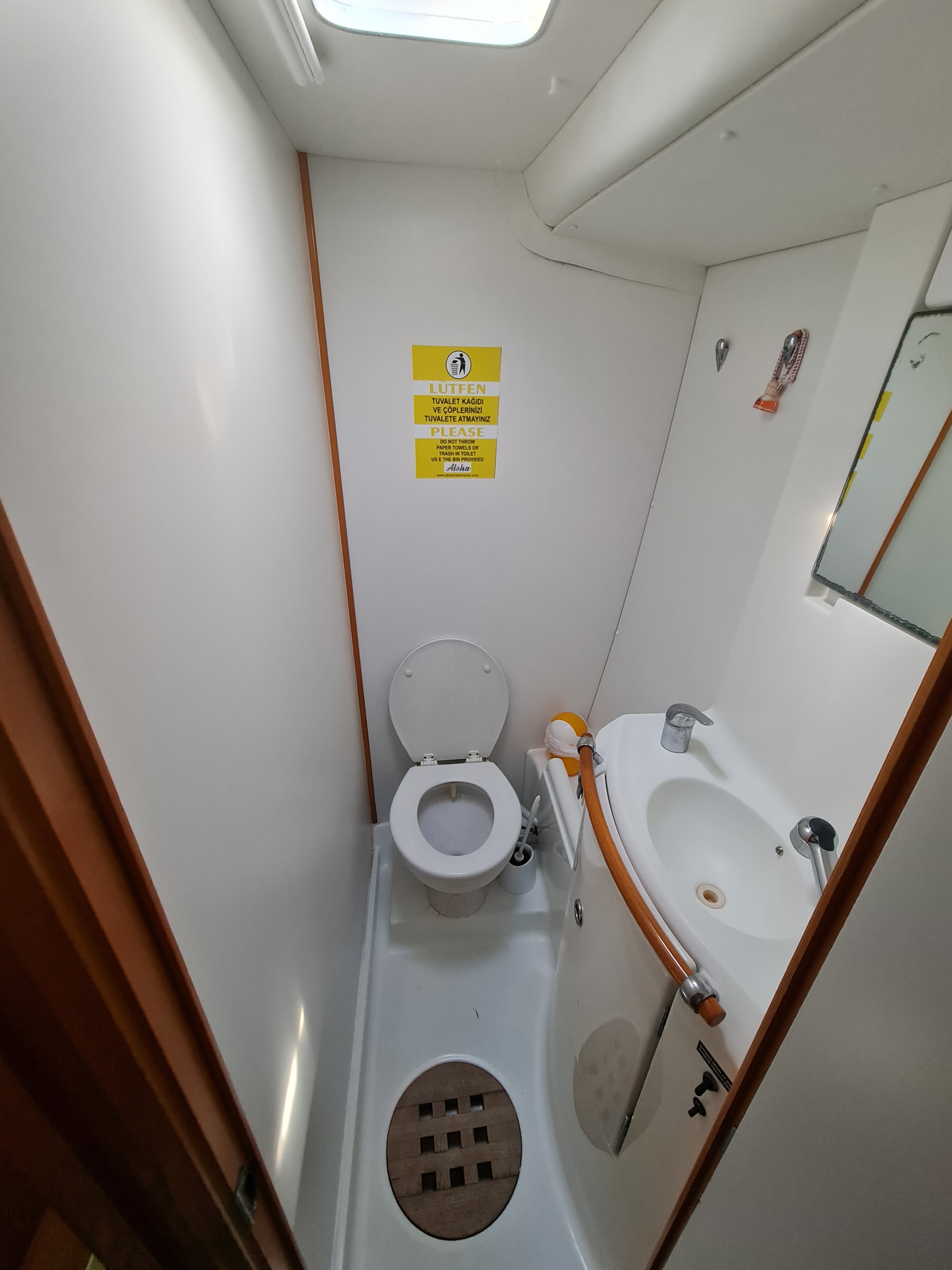 Aloha - Catamaran in Karagözler