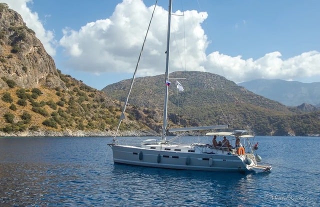 Shoogle - Sailboat in Karagözler