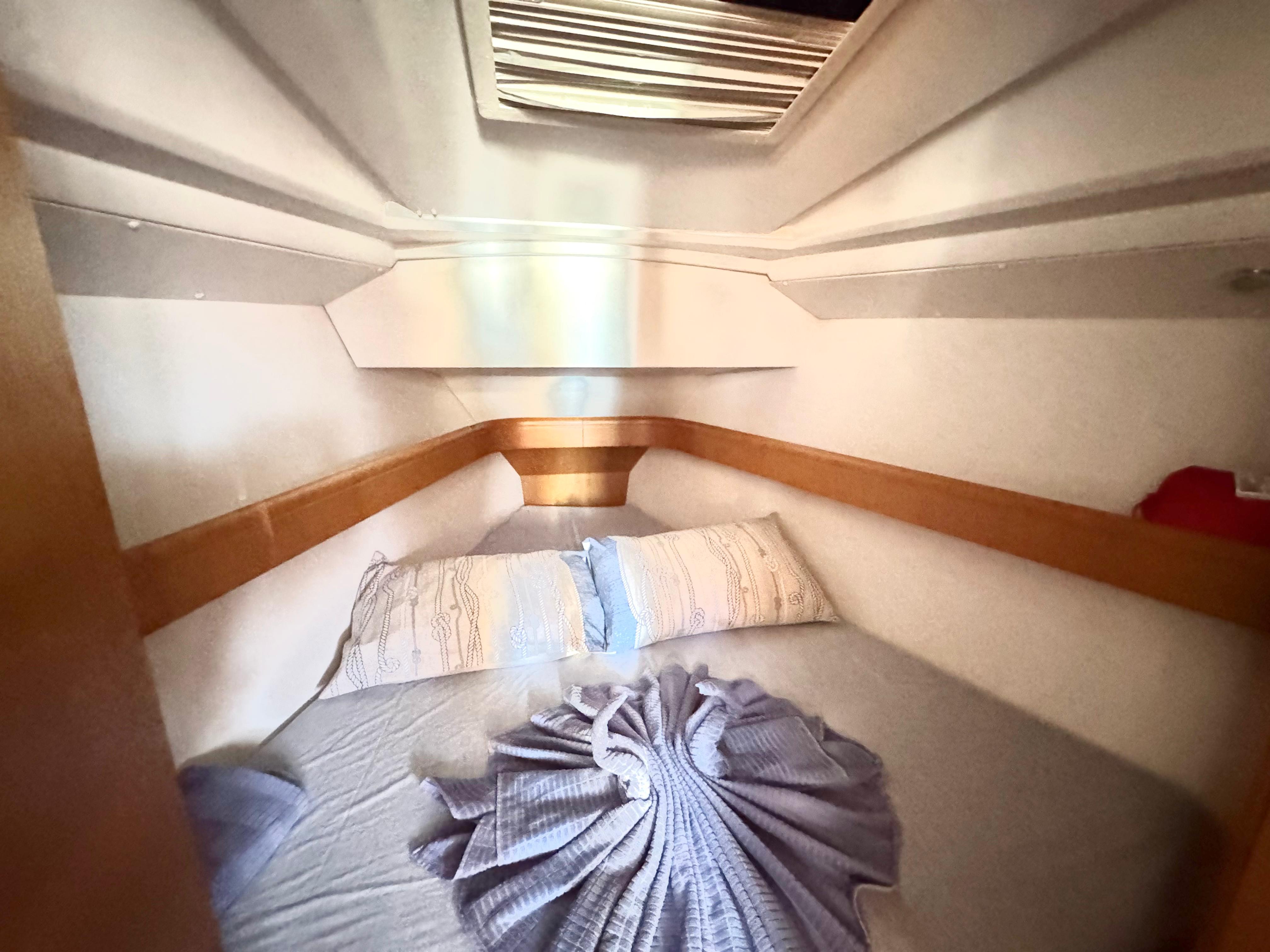 Che - Sailboat in Karagözler