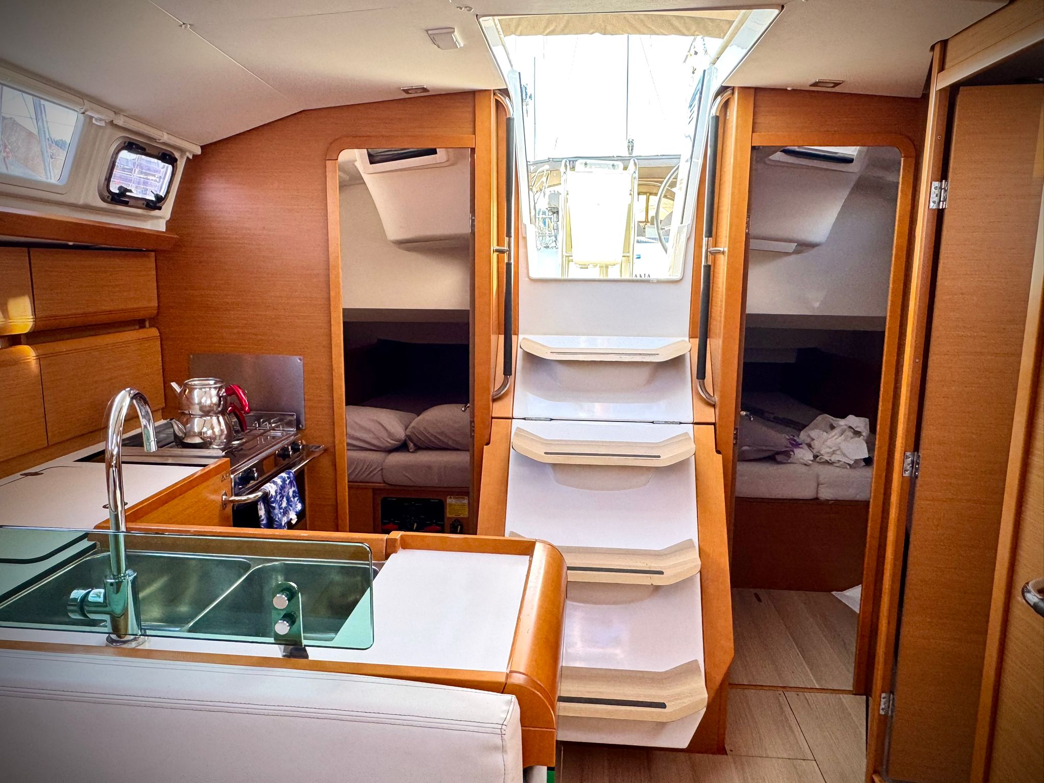 Foxy - Sailboat in Karagözler